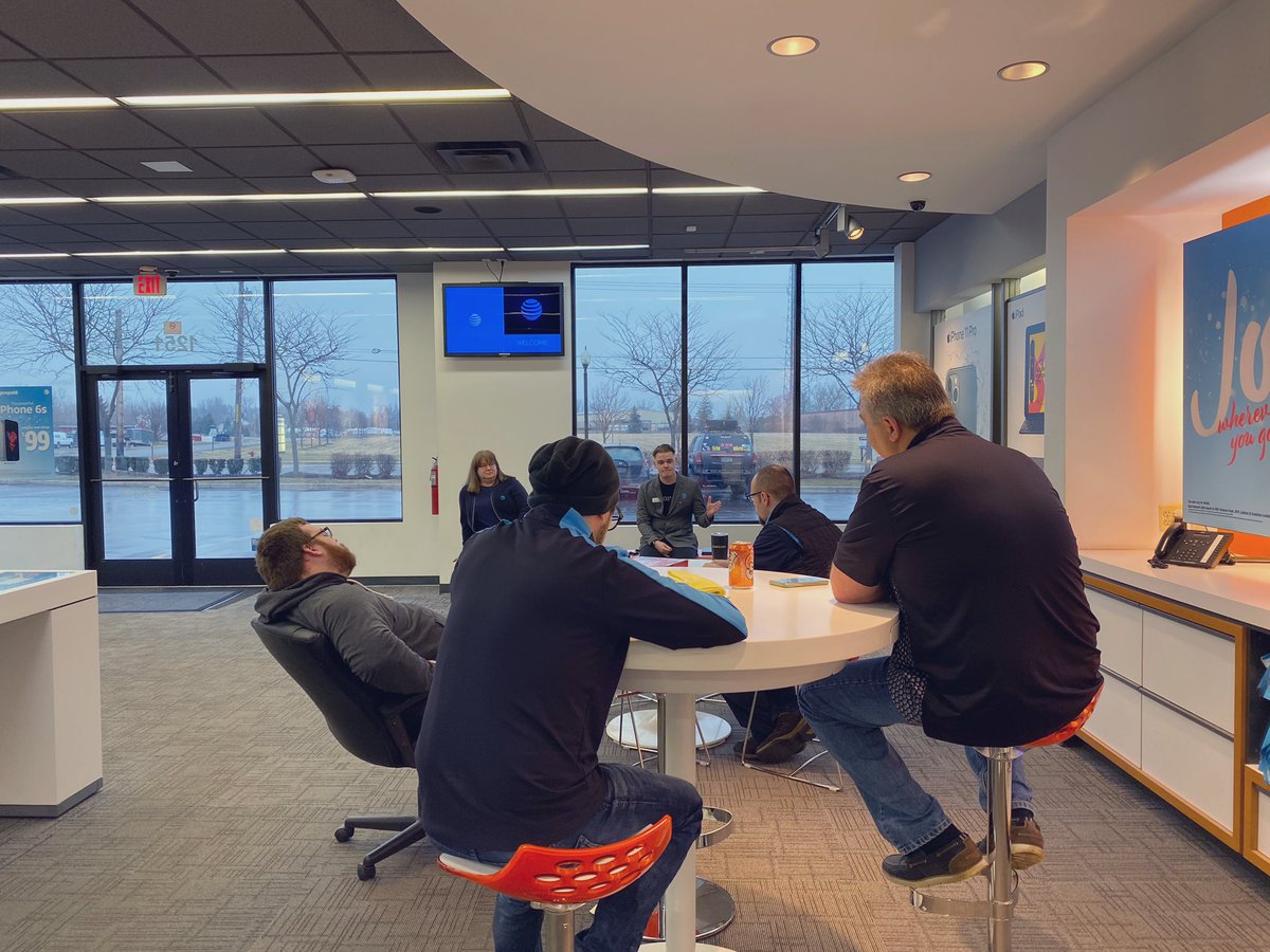 JohnRiveraCC's tweet photo. Rise and Grind @GreaterLakesMkt from @Genoasquareglm ! @Astjohn04 and Anita running their first meeting of the year. Ready for a strong 2020! 💪🏽 @DemetrusHayes1 @TomMonahan10 @DetDarksiders
#A2Dr
#Detroit
#WeAreGLM
#Darksiders https://t.co/B30xTDlht9