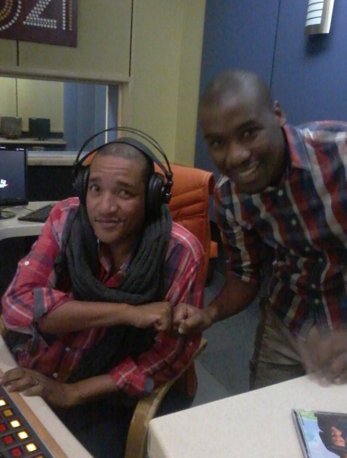 Ronald_Zwide's tweet photo. When i got a chance to meet him while he was doing his show on Ukhozi FM in 2014 I was a bit star struck because I
got a chance to chill & watch the Radio Legend do his thing Live #RIPChilliM https://t.co/zgYu5mTXOz