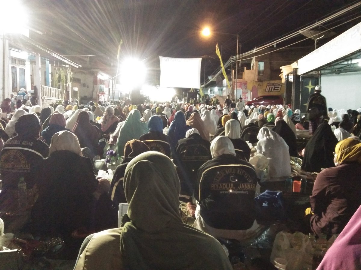 SwJunny's tweet photo. @riyadluljannah  Isfa'lana ya rosululloh https://t.co/Se1hkVjixV