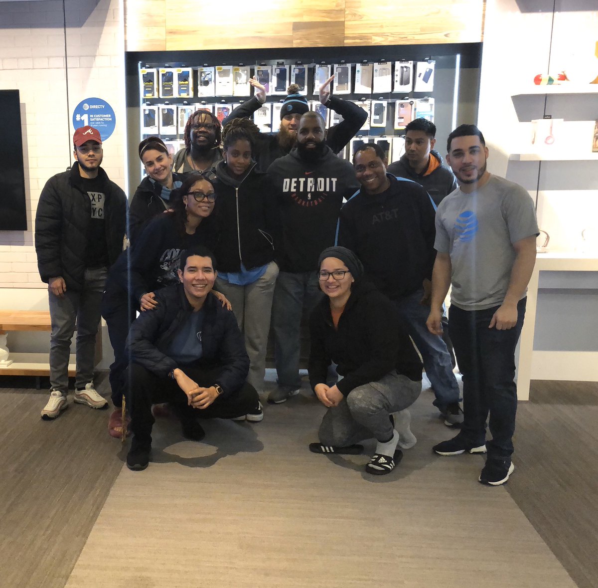 ramonrazorT's tweet photo. Early Bird π¦ Gets the Worm π Midway Plaza Store Meeting Getting Ready for 2020 π₯π₯ #DMC #MightyMidway @Paul_Abdelmalik @att_herb @GigiWingz https://t.co/adVaXfR0GZ