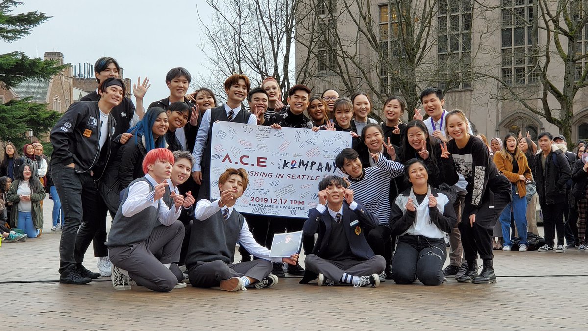 yuchandoit2's tweet photo. A.C.E & Kompany group photo
-lookit fluffy hair Donghun
-smiley/reaction master Jun
-MESSYHAIR CHEEKS CHAN
-pocket-sized BK hearts & peace signs
-hot as heck Wow-nim
#ACEinSeattle #ACE #에이스 #Kompany https://t.co/hKEnbXanU1