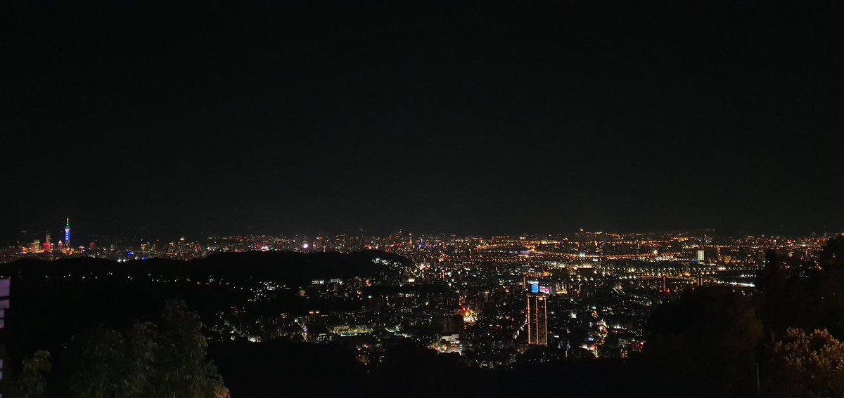 liye_0218's tweet photo. 더탑은 찐이다..
여긴 굳이 남자 둘이 올 분위기가 아님ㅋㅎㅎ https://t.co/fmX1RiniiW