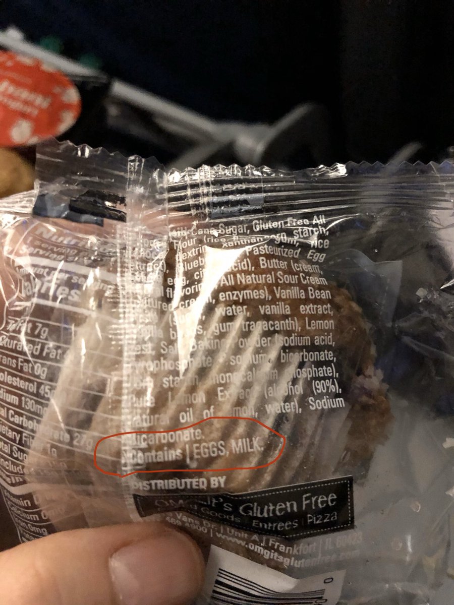 lizignowski's tweet photo. dear @united, your vegan breakfast meal on yesterday’s UA972 included both milk and eggs. it’s embarrassing that your chefs think gluten free means vegan. it’s also frustrating as it left my vegetarian wife who is allergic to eggs very hungry after the 8 hour overnight flight. https://t.co/jAN5kh8j7I