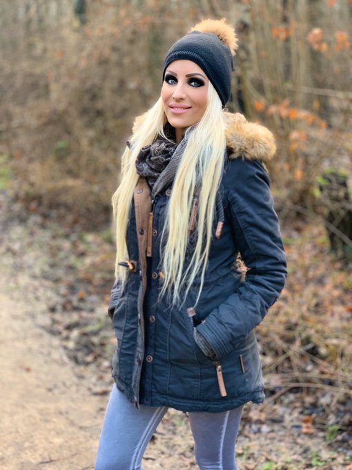 Tini&rsquo;s Spruch des Tages: &bull; Sei ein guter Mensch aber verschwende deine kostbare Zeit nicht damit, es<a href="/tag/tighttini"class="tags"><span>#tighttini</span></a><a href="/tag/ostermontag"class="tags"><span>#ostermontag</span></a><a href="/tag/videorabatt"class="tags"><span>#videorabatt</span></a>