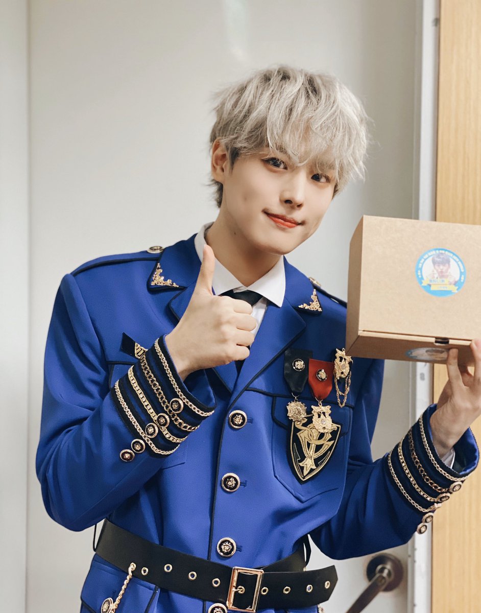VICTON1109's tweet photo. [#빅톤] VICTON 1st CONCERT
<NEW WORLD> 첫 콘서트에 
함께해주셔서 감사합니다💙🗝💛
앨리스 하.땅.사😆
내일 또 만나요🙌

#VICTON #1ST_CONCERT #NEW_WORLD
#HanSe #도한세 #한세
#ByungChan #최병찬 #병찬
#SuBin #정수빈 #수빈 https://t.co/xi4CkllMJL