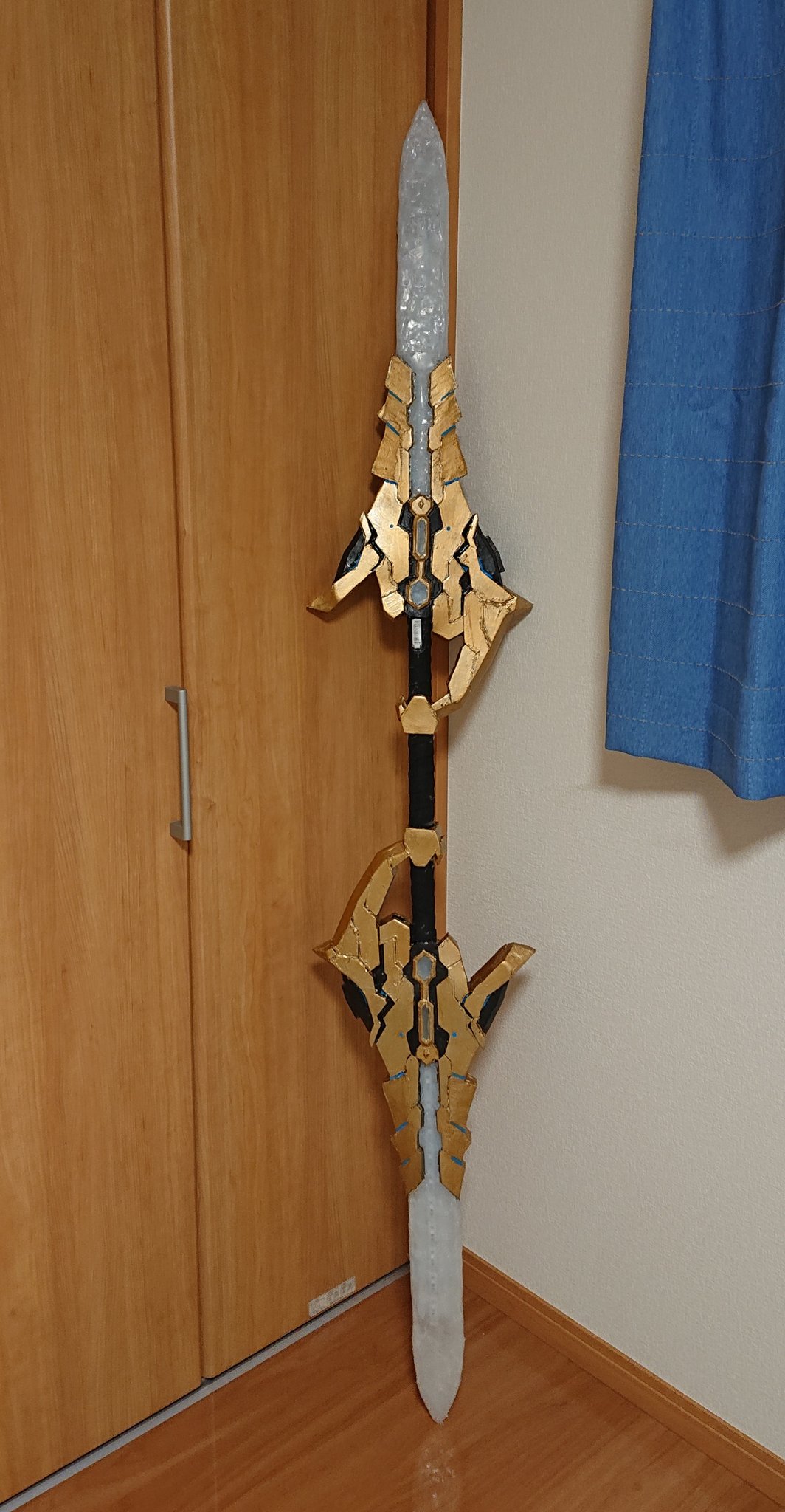 クアル カイト エールスターライト 自分の部屋にも実装できました 保管の際は分解して二刀になります ｅｐ６新職武器も増えてきましたけど 一体どうするんでしょうね W 4枚目はｐｓｏ２公式から参考でｓｓ T Co Vi1uh5jwye Twitter