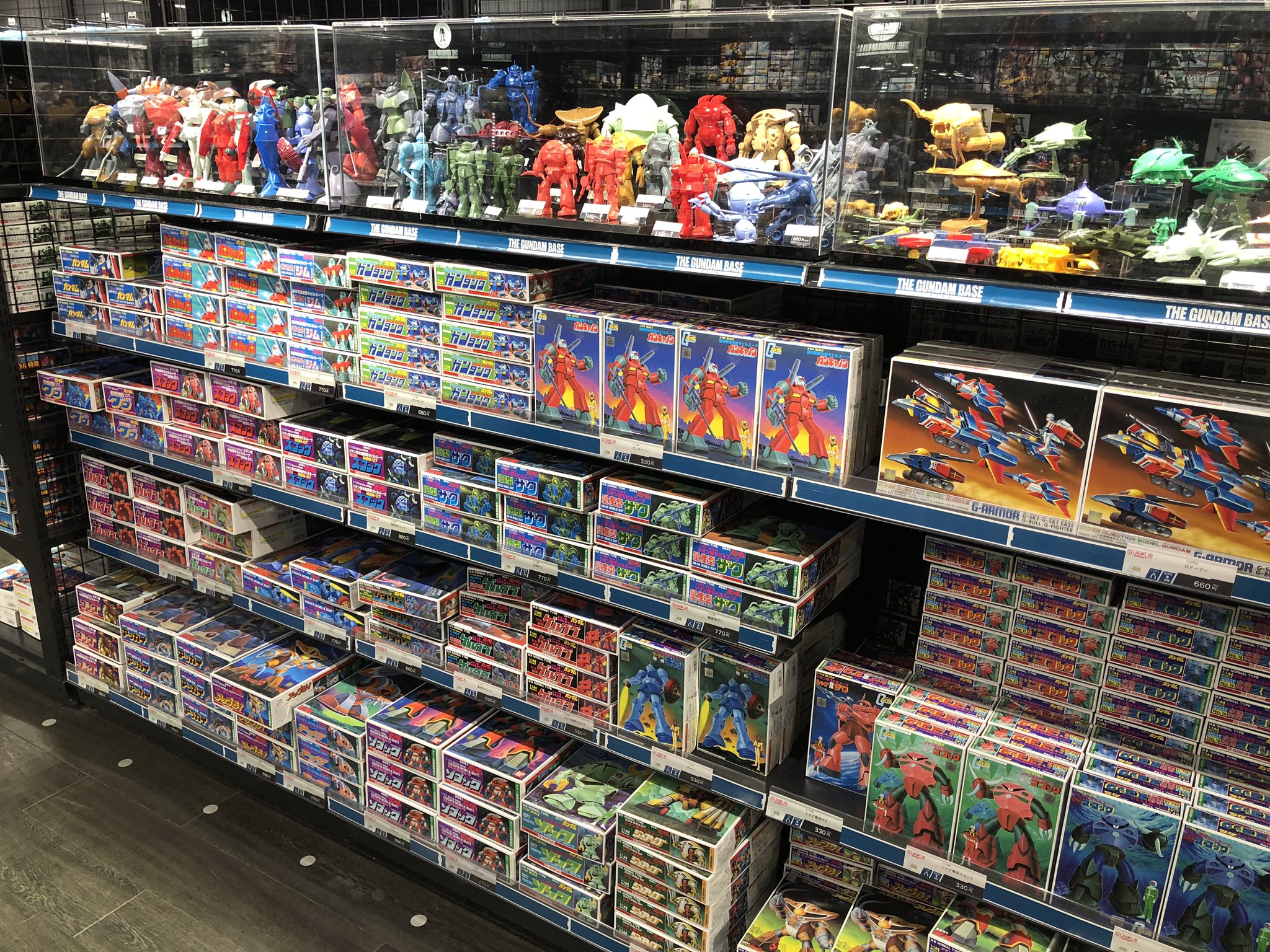 ルイージ です ガンプラの旧キットがほぼ定価で売ってる場所がガンダムベースか池袋のヤマダ電機ぐらいしか知らない T Co Oeuv4nke6r Twitter