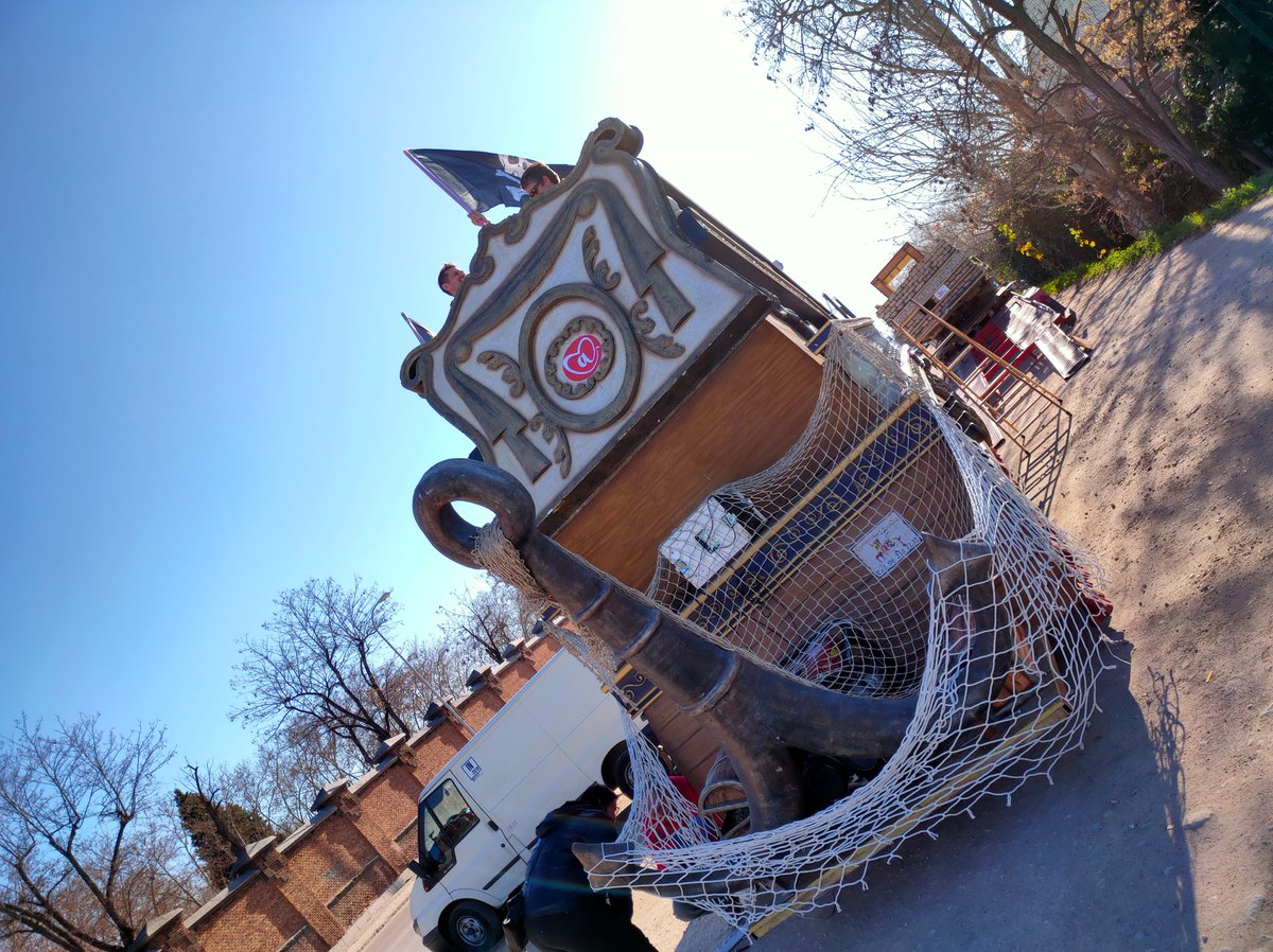 Ya estamos realizando los últimos preparativos para la "Cabalgata de Reyes Magos 2020", que tendrá salida en la Avenida de Marqués de Corbera sobre las 18:00 hrs.
¿Estáis listos para ver a los Reyes Magos de Oriente? 😜👑