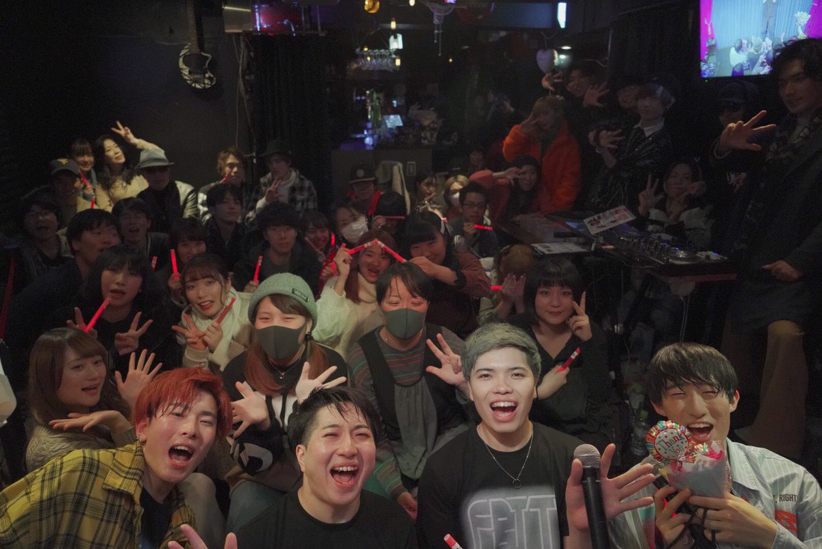 fbit_official's tweet photo. F-BITワンマンライブ本当に
沢山の方にお越し頂きありがとうございました!!
来れなくて応援してくれてた方もここまで支えて頂きありがとうございます。
今日で活動休止となり、今後はそれぞれ違う道となるかもしれないですが
これからも応援していただけると嬉しいです😌
#FBIT
#ありがとう https://t.co/80vWf8pVli