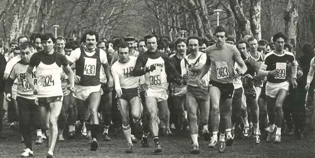 PhanosAmsterdam's tweet photo. Begin jouw hardloopjaar goed met de Vondelparkloop; een echte Amsterdamse hardloopklassieker. Inschrijven kan nog tot 12 januari >> https://t.co/oEhEO3eOCL
#running #hardlopen  #amsterdam #vondelpark #phanos #atletiek #rondjemokum https://t.co/b1om2tc75V