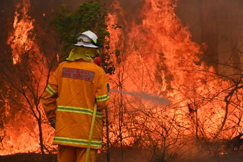 Enir4m__'s tweet image. THREAD: list of links where you can make donations to fight fires in Australia. 

if you can't donate, PLEASE share, speak out, relay the information, we are facing an extreme climate emergency and Australia needs our help.