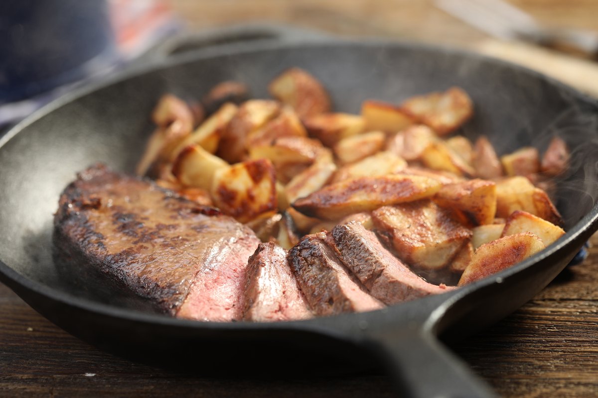 FoodtechBCN's tweet photo. A Colorado’s Company has made a new class of #fungibased #steaks, cultivated from a fast-growing micro-organism. 

https://t.co/SuF13EIQ6x https://t.co/9D4WaHRZwM