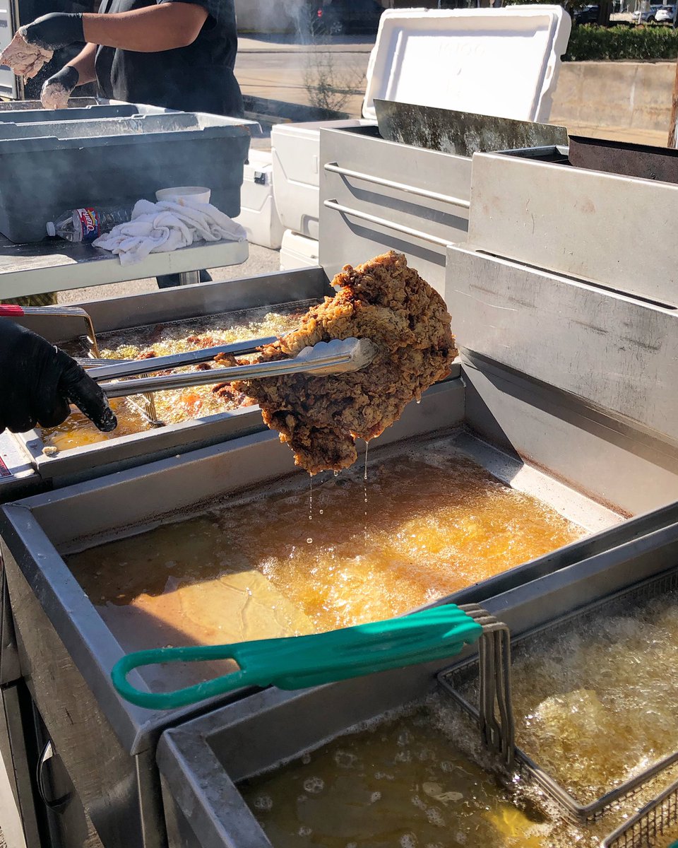 killensbbq's tweet photo. Chicken fried steaks cooked to golden perfection. Our @killensTX pop-up starts at 11 am - 101 Heights Blvd. #killenstx @HoustonHeights https://t.co/JQrQzXKAdj