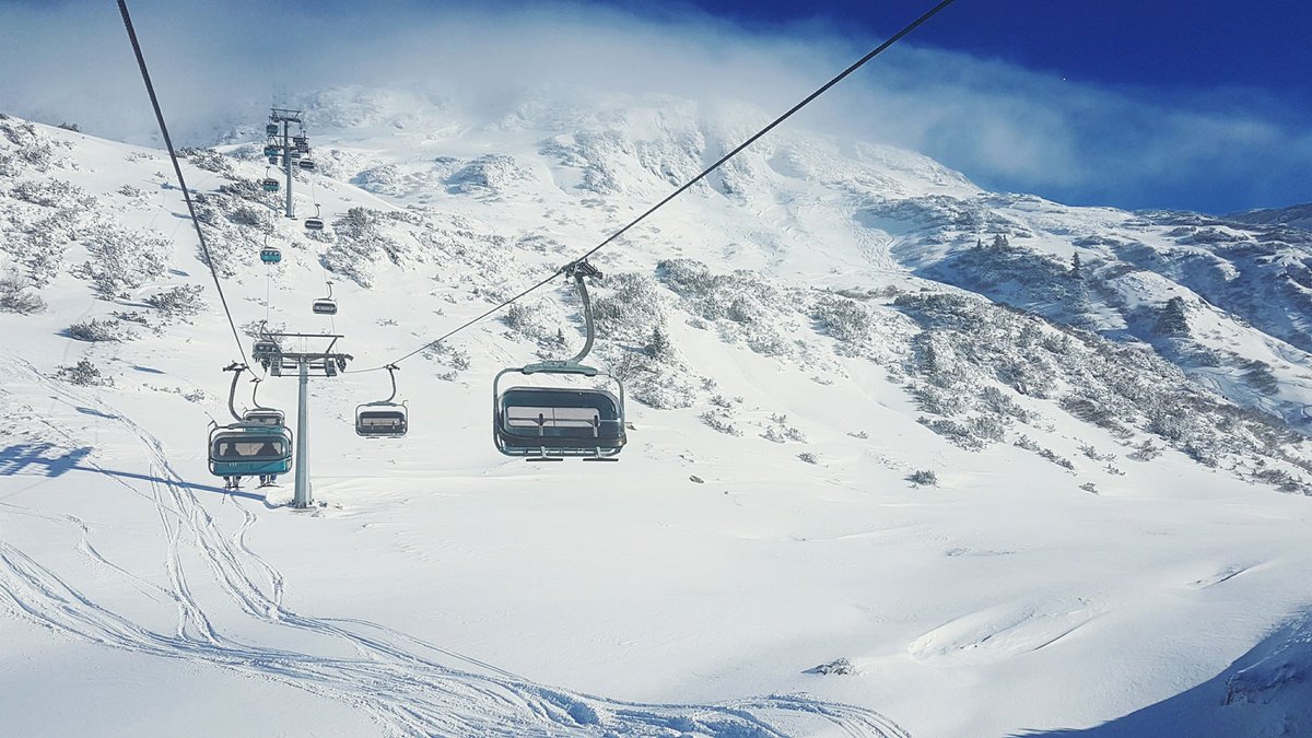 De bakermat van de skisport. Het prachtige skigebied Sankt Anton am Arlberg. Leuk, vriendelijke mensen, en kindvriendelijk.

#antonaustirol #sanktanton #arlberg #ski #skigebied #wintersport

tirolinfo.nl/winter/st-anto…