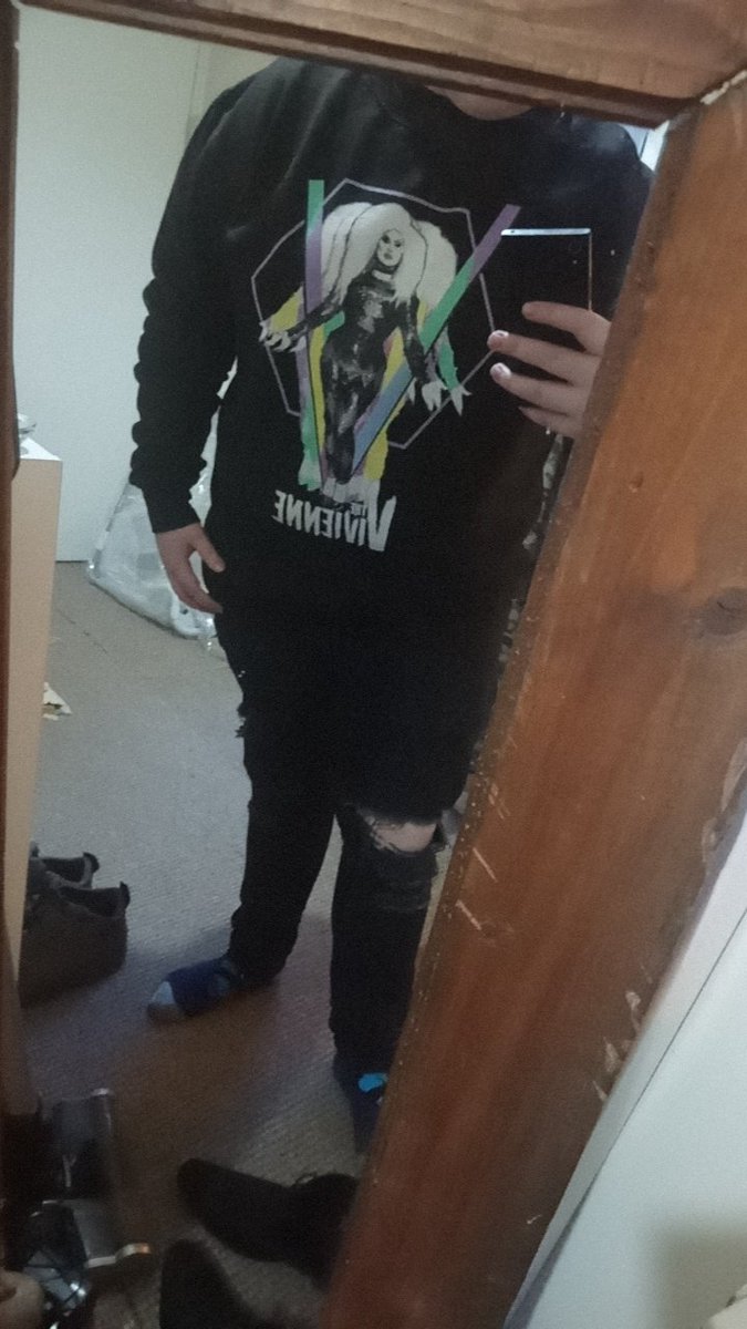 BoothBecka's tweet image. Early birthday present 😜 very happy now ❤️ @THEVIVIENNEUK &amp;amp; @BingeDesigns