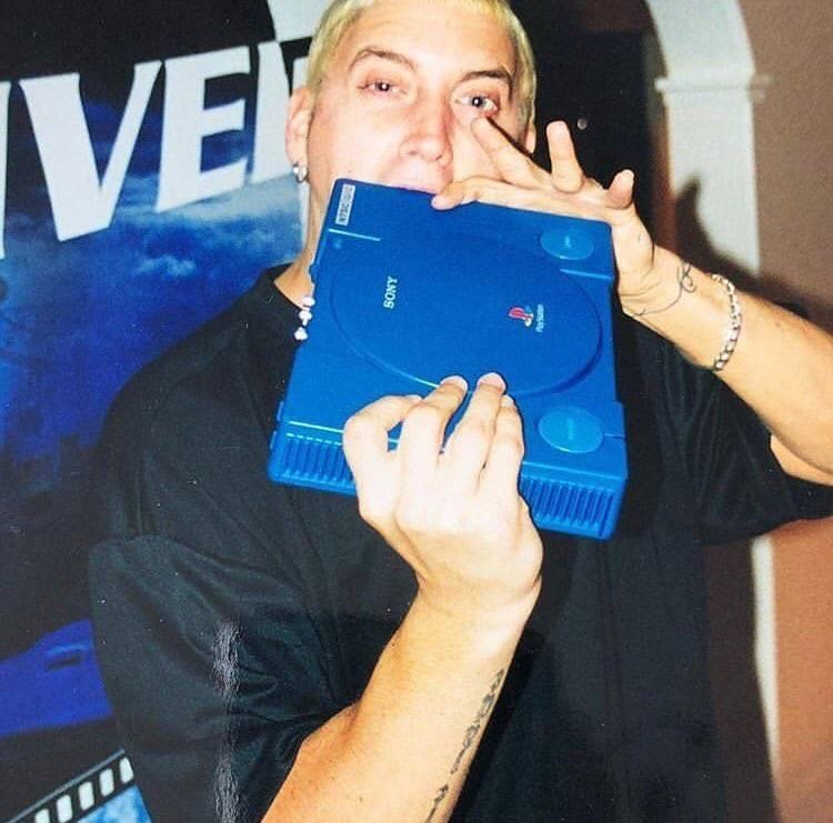Eminem_Posts__'s tweet photo. Blessing your timeline with happy Eminem pics ☺️♥️ https://t.co/Bea5jhj3u0