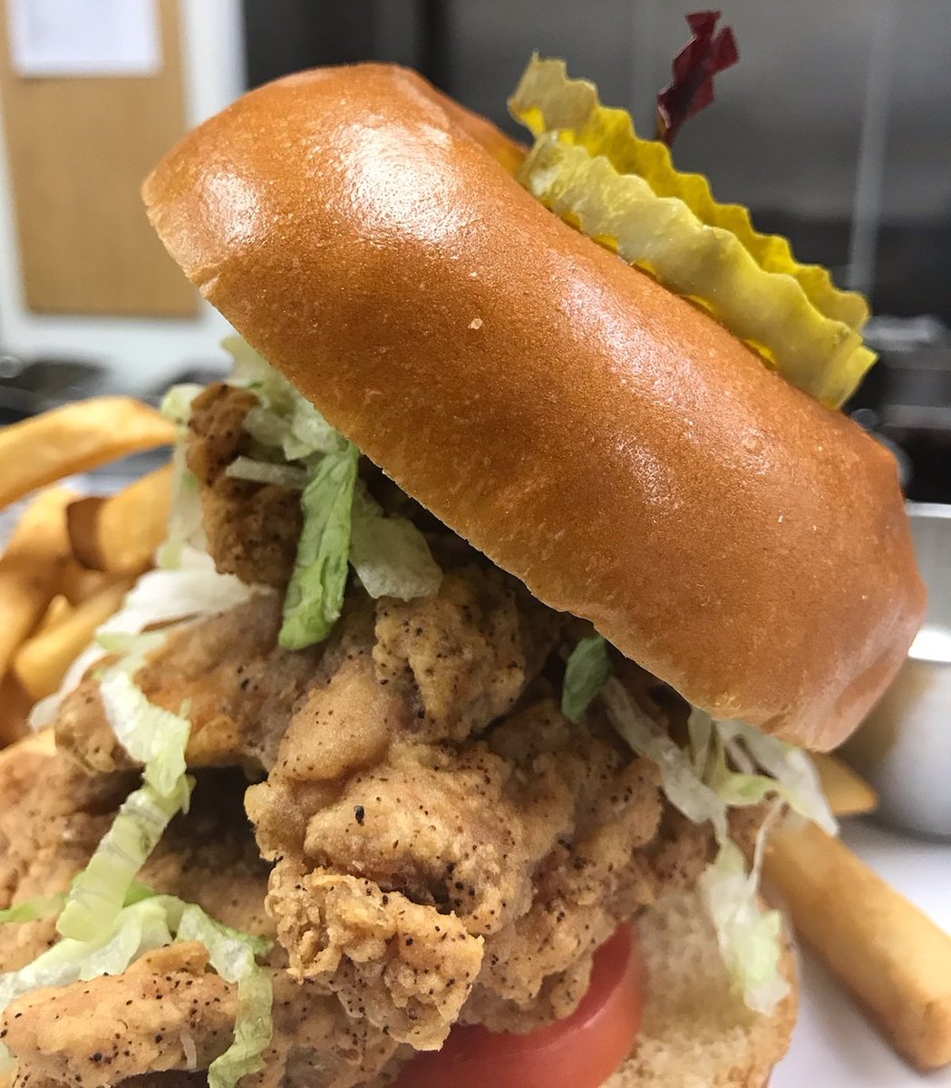 peachson47th's tweet photo. This weekend ONLY! Enjoy our Fried Chicken Thigh Sandwich at @peachson47th ! #friedchickensandwich https://t.co/Rol4lGH9sO
