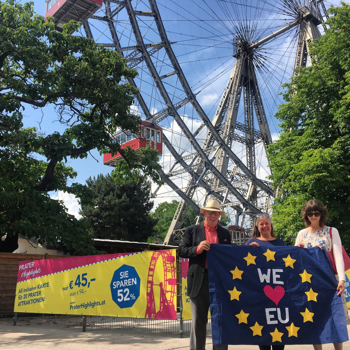 withwithouteu's tweet photo. 28 days until we leave the EU: Au revoir #Austria - I love your parks, cafes and the beautiful Danube.
#weloveeu #withorwithouteu #iameuropean #rejoiner https://t.co/y9W4EXC9XN