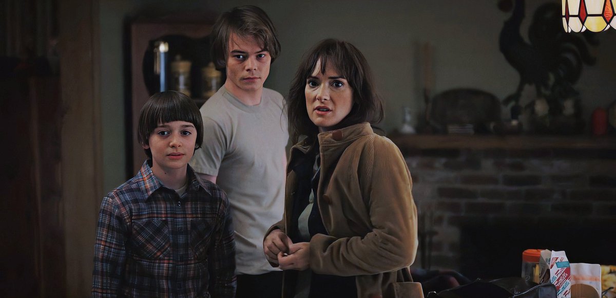 рок-группа фэмили. Family stranger. джойс и уилл байерс. Family, friends and strangers v10. уэйн дайер фото с семьей.