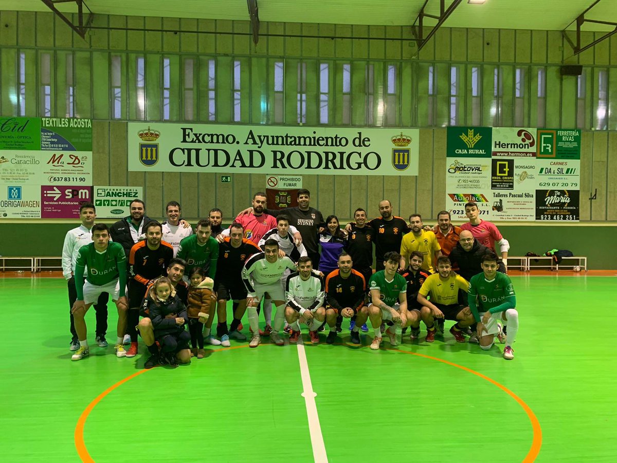 Partidazo benéfico, a favor de los enfermos de Alzheimer, entre 🔶 <a href="/mirobrigafutsal/">Miróbriga Futsal</a> y ❇️ <a href="/AlbenseFs/">Piensos Durán Albense FS</a> que rozó el lleno en <a href="/CiudadRodrigo/">Ciudad Rodrigo</a> y los asistentes se lo pasaron en grande.

😊 Un placer haber podido participar con nuestros colegidos ⏱