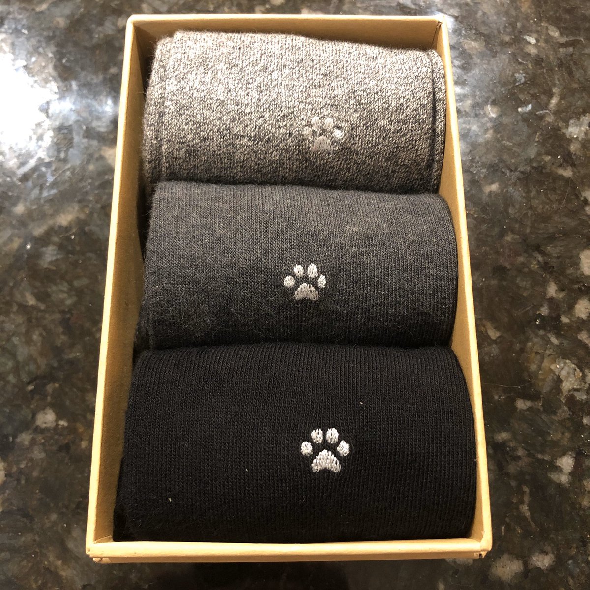 Brad_Dietz's tweet image. Save lives of dogs. Buy socks. @ConsciousStep