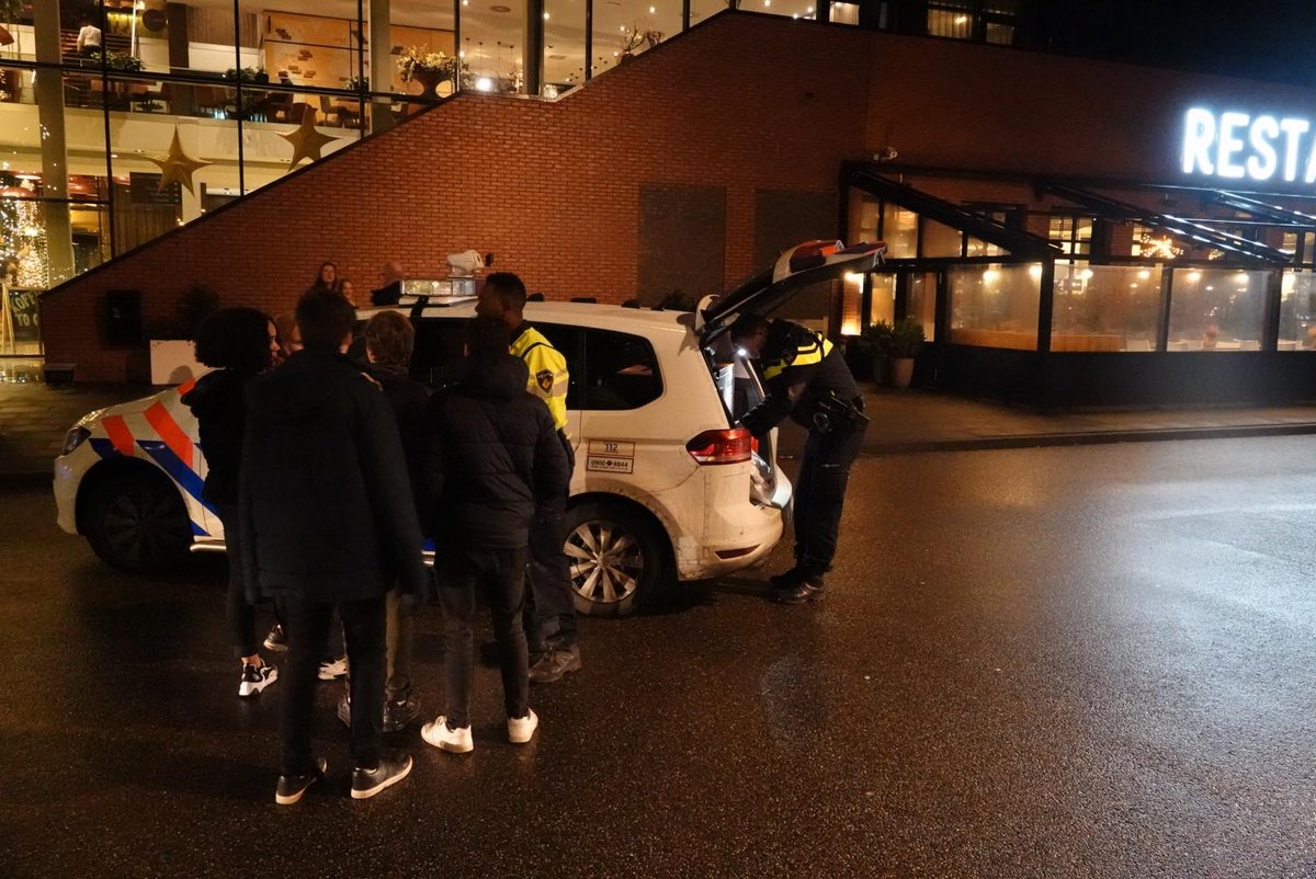 Kind gewond na steekpartij bij Van der Valk Hotel in Hoorn: 12-jarige verdachte meldt zich..