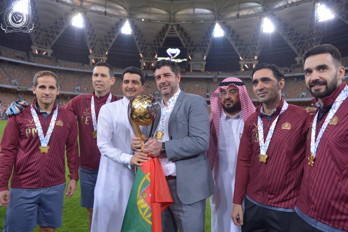 AlNassrFC's tweet photo. 📷||
#النصر_بطل_السوبر 😍🏆💛💙 https://t.co/rZEDxYXrIq