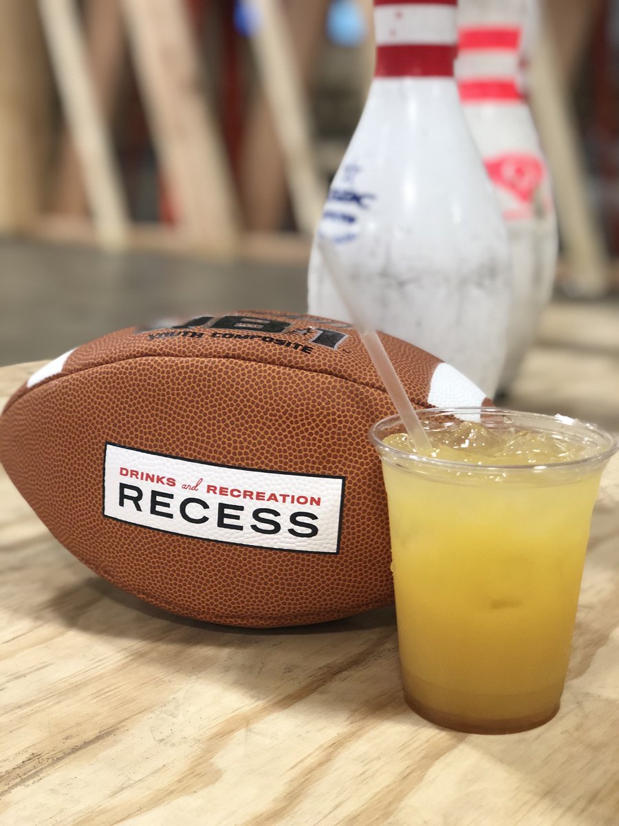 Recess_STL's tweet photo. Our FUNtastic Bartenders will be serving our Bocce Ball cocktail all weekend! Come out and see us!
#RecessSTL #bocceball #SaturdayEveryday https://t.co/jXgIUKpQ78