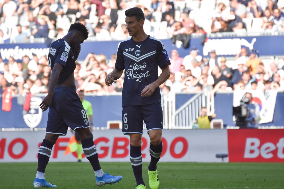 ici_gironde's tweet photo. Dès ce soir, France Bleu Gironde vous propose 2⃣ nouvelles émissions sport ! Du 🏉 avec 💯% UBB à 18h et du ⚽ avec 💯% Girondins à 18h30. Laurent Marti, président de l'@UBBrugby sera notre invité ce soir.
➡https://t.co/zCt01QF9SQ 
#FBsport #girondins #Bordeaux #UBB https://t.co/2sQW46FYbq
