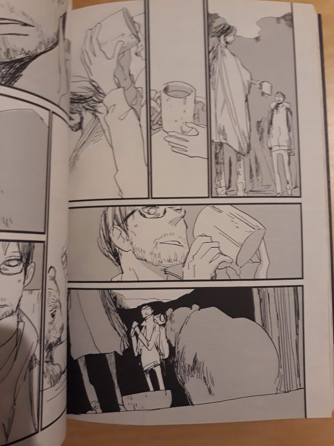 オノナツメ「逃げる男」イタリア語版
B6よりちょっと小さいサイズ。この判型のマンガが日本でも増えればいいなぁとも思うけど普段はkindle派だからな・・
日本で750円がこっちで買うと15.9ユーロ(ほぼ2000円)なのは高いけど、まぁ翻訳と本のサイズとかあるからなぁ。 