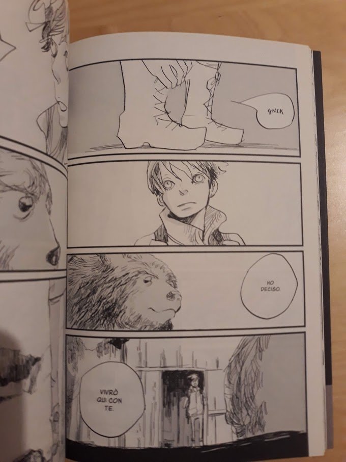 オノナツメ「逃げる男」イタリア語版
B6よりちょっと小さいサイズ。この判型のマンガが日本でも増えればいいなぁとも思うけど普段はkindle派だからな・・
日本で750円がこっちで買うと15.9ユーロ(ほぼ2000円)なのは高いけど、まぁ翻訳と本のサイズとかあるからなぁ。 