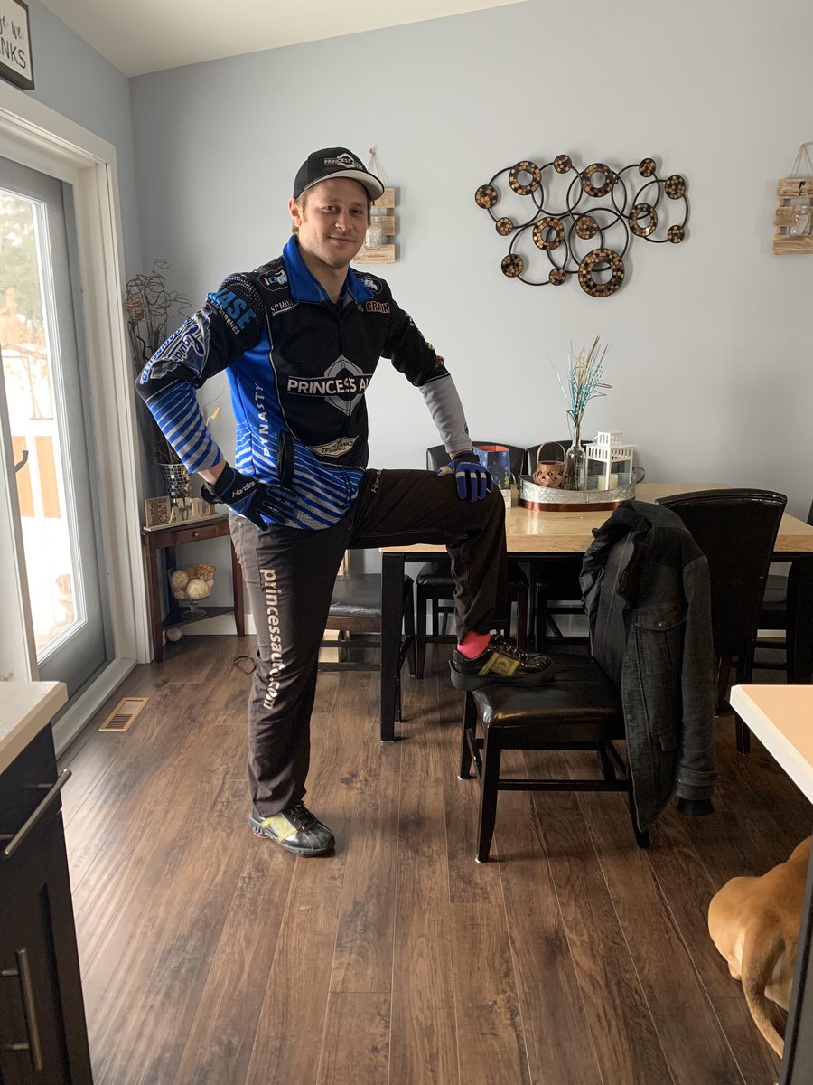When your brother in law is in Scotland but Carberry needs a champion for the bonspiel #team5th? <a href="/TeamMcEwen/">Team Mike McEwen</a> <a href="/DSamagalski/">derek samagalski</a>
