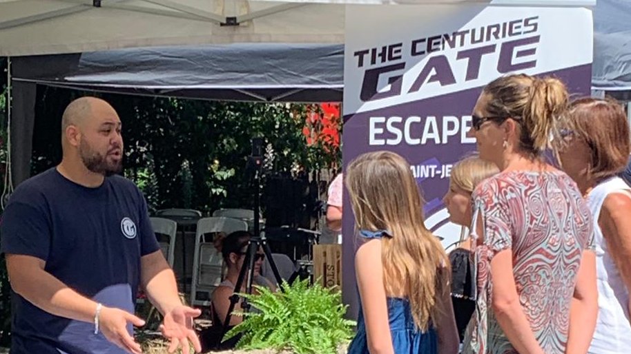 CenturiesGate's tweet photo. Voici un résumé en quelques photos de cette année 2019 passez à vos côtés agents Centuries! 

Toute l'équipe vous souhaite une belle &amp; heureuse année 2020 remplie d'aventure👣🌿🌍 et de surprises avec @CenturiesGate ...🤗😜 https://t.co/YU1W3RMIpR