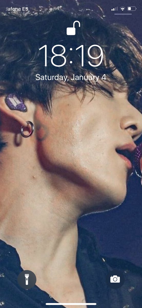 peloxa29's tweet photo. Tagged by: @SOLETE90

-lockscreen
-home screen
-last song
-18th photo

tag 6 moots: @liloxeuphoria @silviggarcia @IreneMariaJaim2 @xkookel @phucca_13 @Lurakook https://t.co/qO7Ayctvkr https://t.co/QgQrXHZMkp