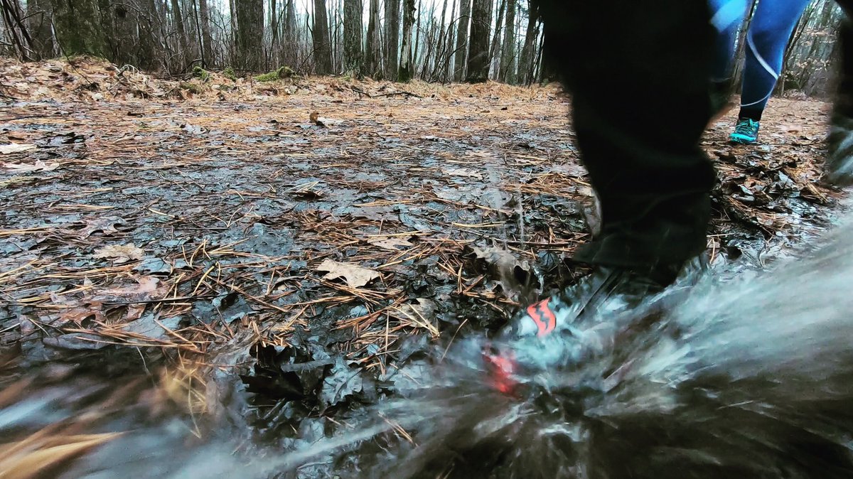 RT @trail_is trail_is: Wet muddy trail run this morning with @sally_is_ 38 degrees and rain didn’t stop us. Feeling accomplished. ✌️#lifeistrailrunning #trailrunning #trails #muddyrun #runthedirt #hitthetrails #vegantrailrunner  #amytrailrun