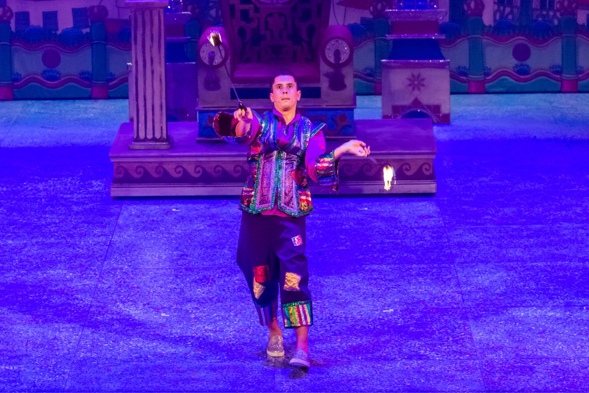 KingsTheatre's tweet photo. We can't believe Panto is almost over and are overwhelmed by everyone's rave reviews. If you haven't seen it yet there is still time!
Don't miss out! Book Now! ποΈ https://t.co/Y7i1H4qlZE
#AlwaysEntertaining #KingsTheatre #PantoNeverStops #KingsPanto19 https://t.co/UUwcsRgeIY