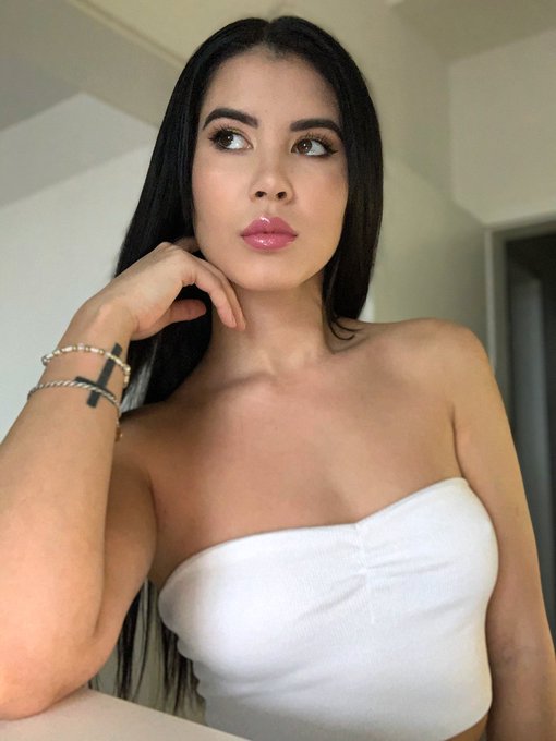 Hello my loves https://t.co/V14xq8Nh56