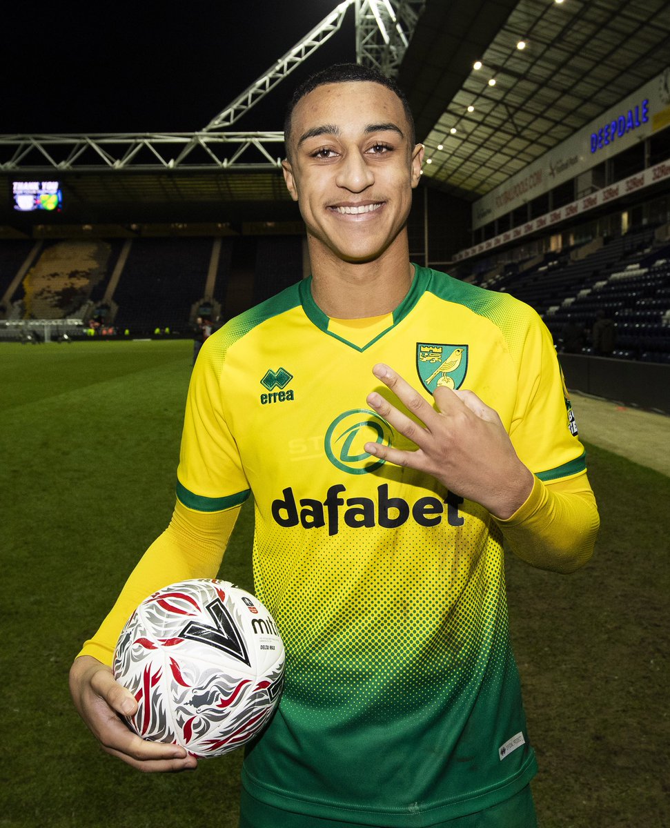 NorwichCityFC's tweet photo. 🎩 https://t.co/YSuvwhGMc7