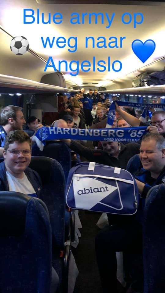 abiantwerkt's tweet photo. De halve finales van het #ProtosWeeringZaalvoetbaltoernooi zijn begonnen. Succes alle 25 overgebleven teams, maar bij deze een speciale 'blauw-witte' succesgroet terug voor @Hberg85. #BlueWhite https://t.co/I90V5pr4SL