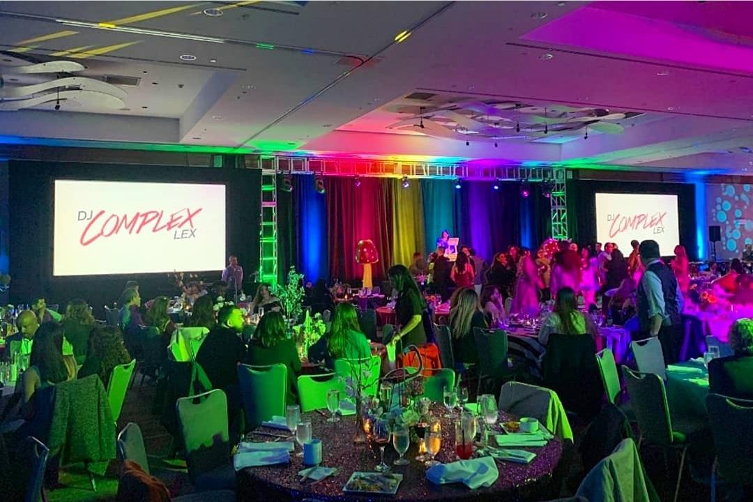 djcomplexlex's tweet image. Went down the rabbit hole last night &amp;amp; DJ'd the @LoewsHollywoodHotel annual Holiday Party 😉 Lots of merengue, cumbia &amp;amp; latin for the 300+ guests ♥️ Ya'll pulled off an insane Alice in Wonderland themed event, thank you for dressing me up as Alice! 👸🎩🐇🍄♣️♦️