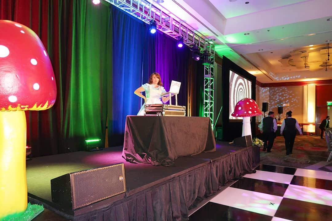 djcomplexlex's tweet image. Went down the rabbit hole last night &amp;amp; DJ'd the @LoewsHollywoodHotel annual Holiday Party 😉 Lots of merengue, cumbia &amp;amp; latin for the 300+ guests ♥️ Ya'll pulled off an insane Alice in Wonderland themed event, thank you for dressing me up as Alice! 👸🎩🐇🍄♣️♦️