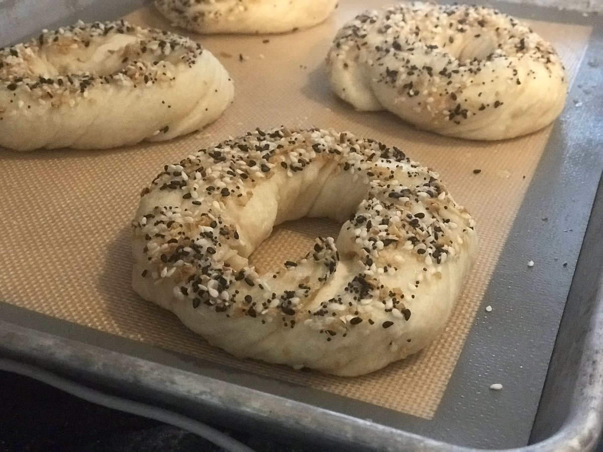 usaussie's tweet photo. First time making bagels. Pretty damn happy with results. #breadit https://t.co/lKvkhz4jw5