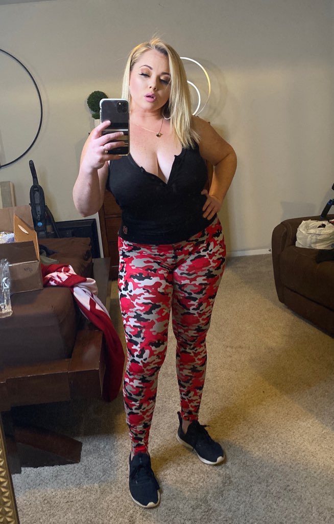 katrinathicc's tweet photo. If you’re a fan in Vegas and just want a quick blowjob I might do it for a few bags of edibles.

Yeah I’m a cheap whore🤷🏼‍♀️ https://t.co/wpm2jYLkBU