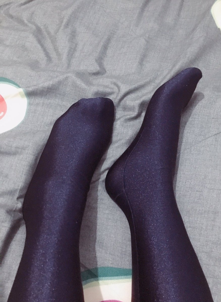 LonelyAloneGirl's tweet photo. 他说不想看我变颜色😫 https://t.co/YCb4ICUIaR