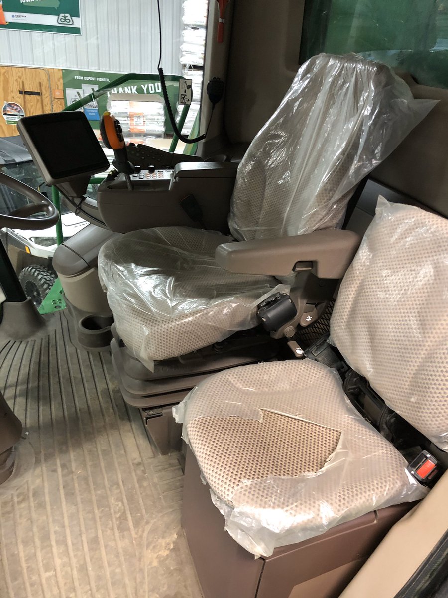 runnerseed's tweet photo. For Sale. Retweet’s appreciated!
2012 S680 Combine
1590 Separator Hours 2200 Engine
1 owner
2630 mounted display on armrest
Very Clean Machine,Stored Inside
Yearly John Deere Inspections - All recommended work done
Auto Trac Ready
Lateral Tilt
Pro Drive
Mud Hog PRWD
6417511377 https://t.co/HhPkIwPbZv