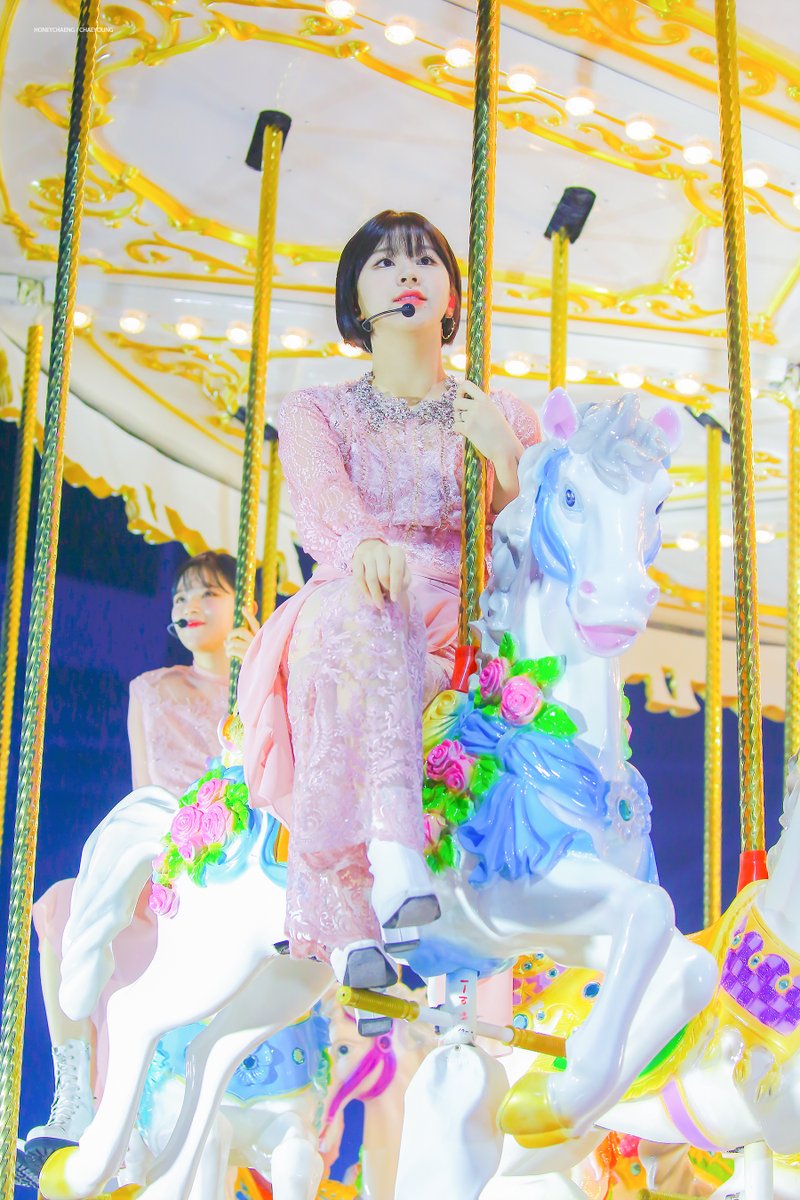 honeychaeng's tweet photo. #트와이스 #TWICE #채영 #chaeyoung
200104 #골든디스크 

쪼꼬미 https://t.co/XnK9m0zDxL