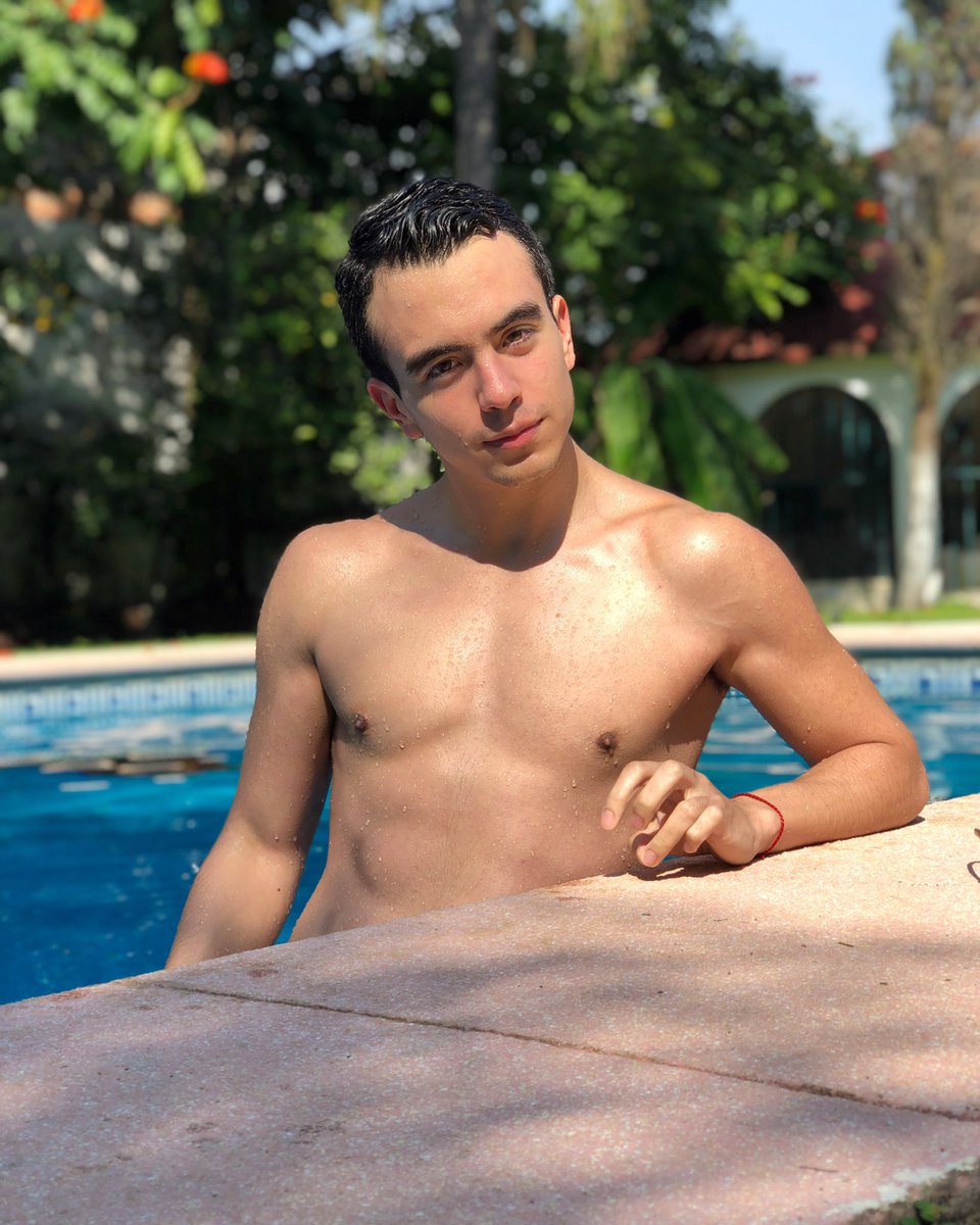 QuechoRamirez's tweet image. Greetings from the upcoming Summer. 🏖 ⁣
⁣