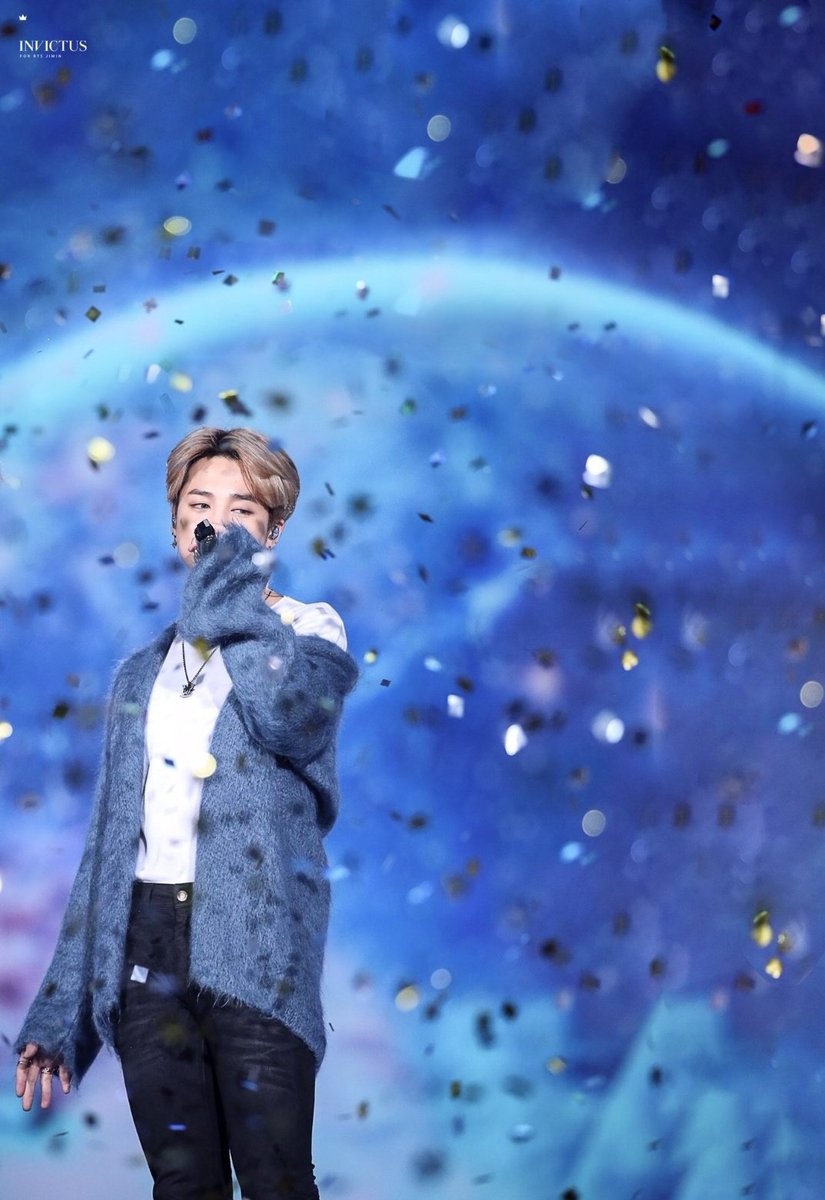 peloxa29's tweet photo. Tagged by: @SOLETE90

-lockscreen
-home screen
-last song
-18th photo

tag 6 moots: @liloxeuphoria @silviggarcia @IreneMariaJaim2 @xkookel @phucca_13 @Lurakook https://t.co/qO7Ayctvkr https://t.co/QgQrXHZMkp