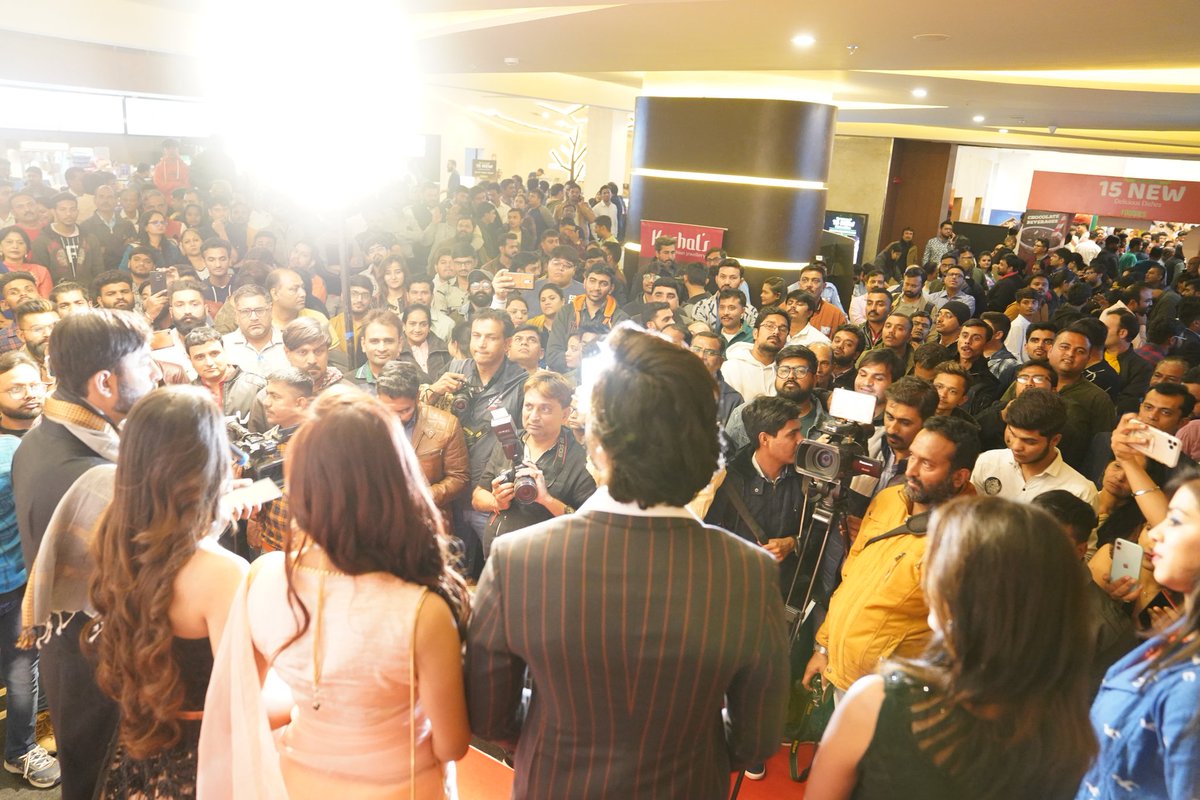 JaniChiragjani's tweet photo. All about last night.. "G"
Premiere . 😍💥😍
i am extremely overwhelmed with the response for G... i am truly Grateful For Everyone for Giving their precious reviews and encouragement for our Hard Work... G now is in cinema

#Gthefilm #g #Acpsamrat #chiragjaniactor #action #love https://t.co/kAwZuabPIo