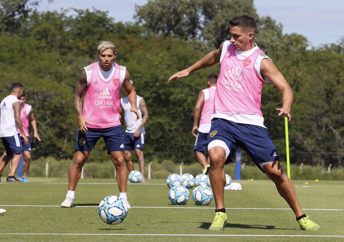 BocaJrsOficial's tweet photo. [PRETEMPORADA] El equipo de Miguel Russo completó el primer turno del día en el predio de Ezeiza. Hubo gimnasio, ejercicios en el campo y contacto con la pelota.

#VamosBoca 👊 https://t.co/cOOTn80c4q